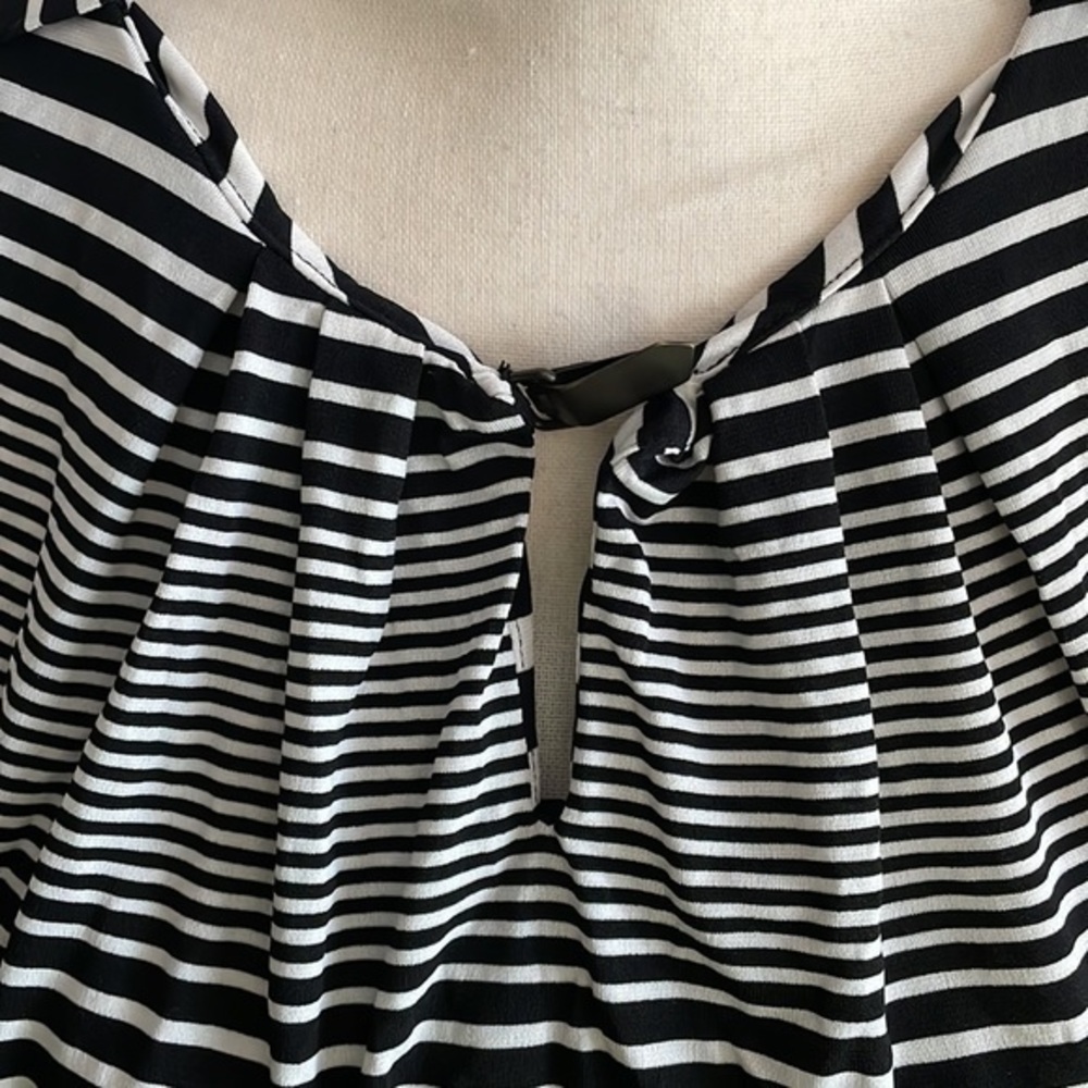 Black & white stripped‎ blouse - Picture 2 of 3